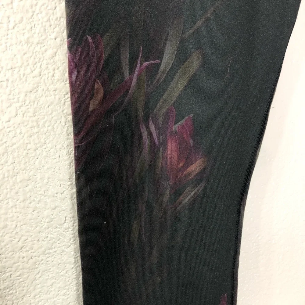 Lululemon Floral Cropped Leggings